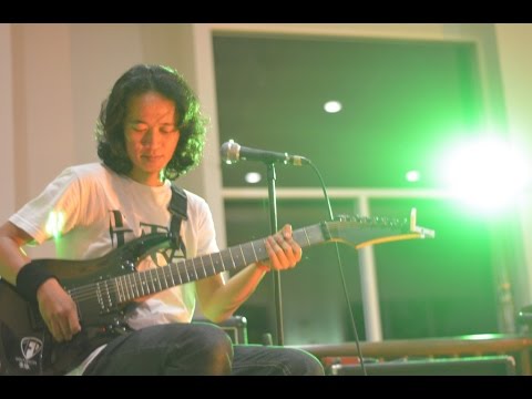 Ivan F. Devota Guitar Clinic Performance - My Way