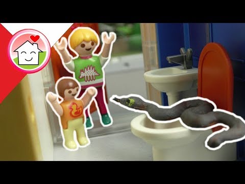 Playmobil po polsku Wąż w toalecie? - Rodzina Hauserow