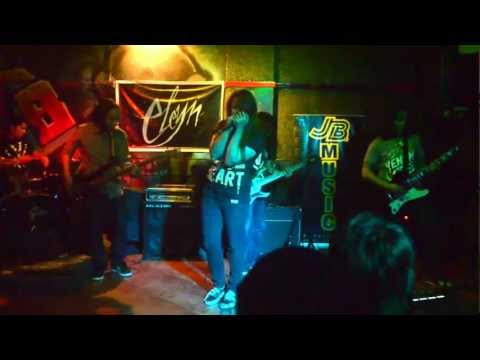 ELEYN - EKIS LIVE @ BLACK KINGS BAR | ELEYN EP LAUNCH