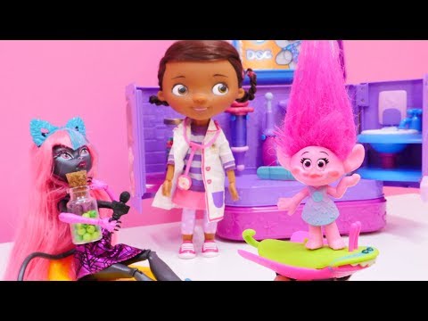 Doc McStuffins hat Sprechstunde - Catty Noir und Poppy der Troll gehen zur Spielzeugärztin