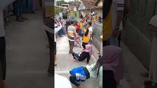 Download lagu NGAKAK  IBU-IBU LOMBA PAKAI CELANA KOLOR mp3