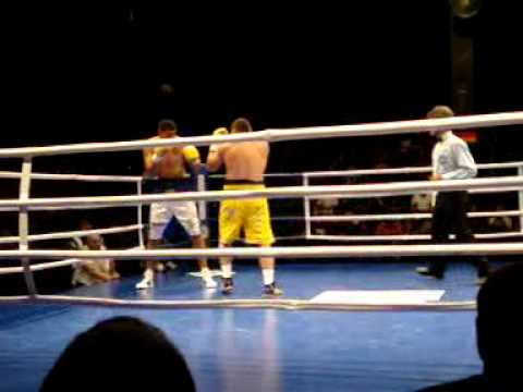 George Arias vs Emilio Zarate em 20/ 11/ 2010 (1st to 4th rounds)