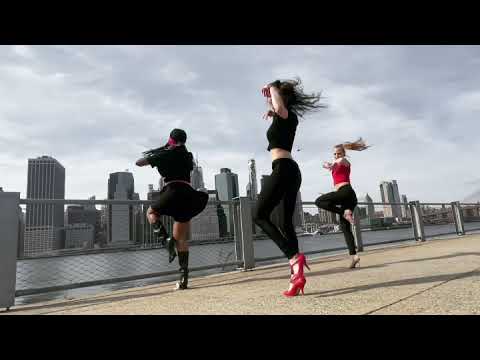 Cecile Klaus for Duominikan - No Fue Una Copa De Vino