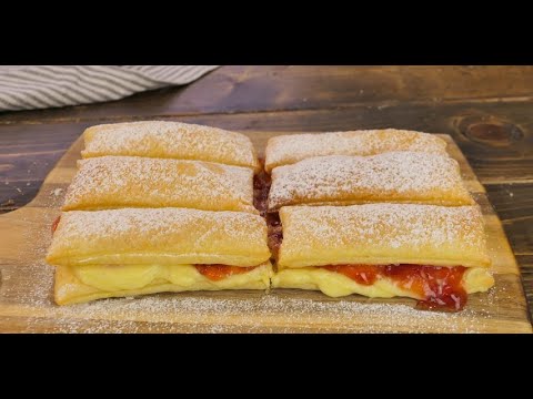 Cream and jam puff pastry bars: a sweet treaty ready in 20 minutes!