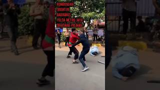 Download lagu KEREN‼️ Tradisi Palang Pintu Betawi Polsek Jagakarsa mirip film action #shorts mp3