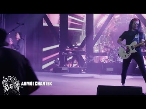 Hujan 16 Tahun - Ahmoi Chantek