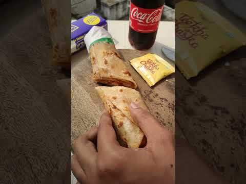 🧀 Cheese Paneer Roll! #food #foodblogging #asmrdrinking #foodblog #streetfood #foodblogger #foodie