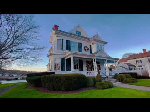 Home for the Holidays at 8 Willow St Mystic CT