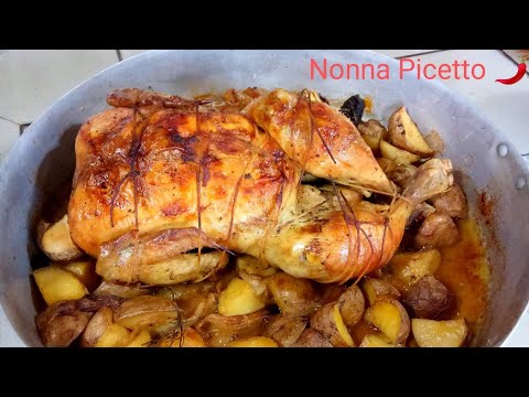 Pollo arrosto con le patate per il Pollo arrosto day