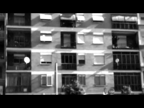 IL LAGO CHE COMBATTE