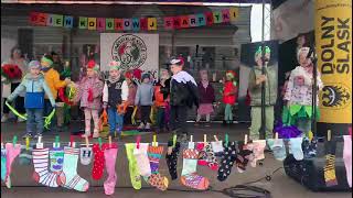 Wideo: Dzie� Kolorowej Skarpetki na Rynku w Lubinie