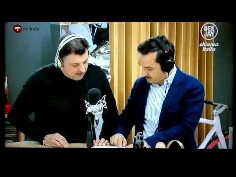 27 03 2014 Cochi e Renato incontrano l'imitatore Claudio Lauretta (Deejay Chiama Italia)