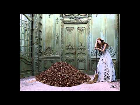 Grace Jones - Autumn Leaves