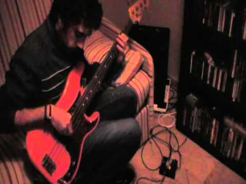 FERNANDO LAMADRID tocando un Fender Pino Palladino Custom Shop