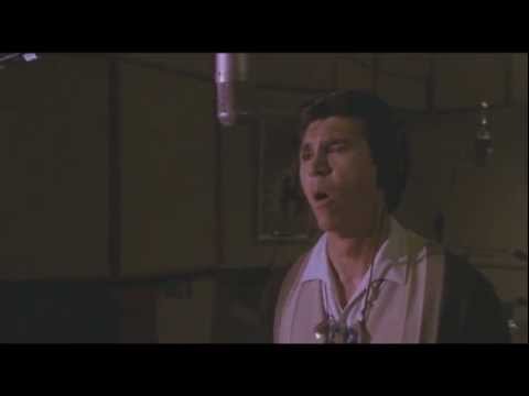 Ritchie Valens (Donna-1958) (Interpretado por Lou Diamond Phillips)