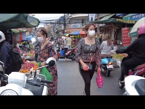 Wet market scene show in the evening | People life in market