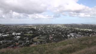 preview picture of video 'A walk up to Mount Eden in Auckland New Zealand'