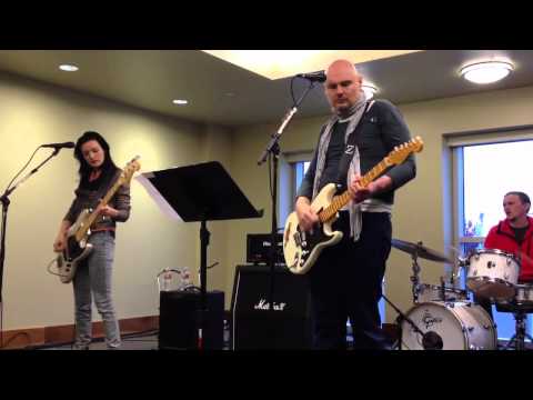 Smashing Pumpkins Mayonaise Live in a Conference Room