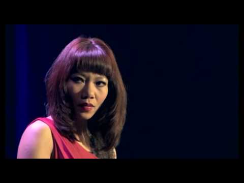 Thể hiện bởi Trần Thu Hà