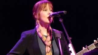 Suzanne Vega - Crack In The Wall (new song) - live Freiheiz Munich 2014-02-11