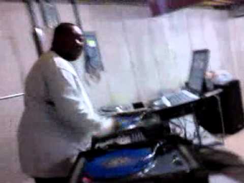 DJ Rock Bottom & DJ Wrek in the basement mixing 4.3gp