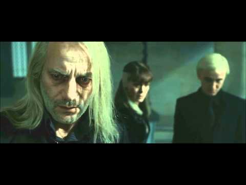 Voldemort speaks to Nagini in Parseltongue