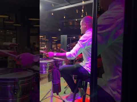 El GUCCI  (en Vivo) enganchaditos para Bailar