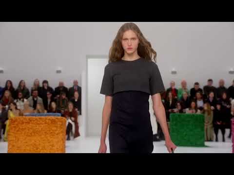 Loewe women's autumn winter 2023-24 fashion show