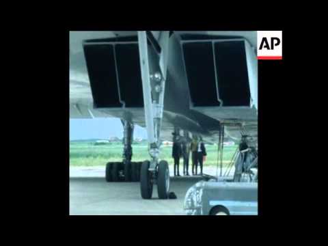 SYND 21 6 71 TU 114 RETURNS TO MOSCOW AFTER PARIS AIRSHOW