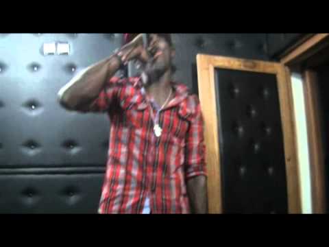 ADINON LE NERVEUX  FREESTYLE RAP