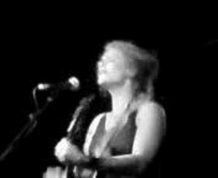 Alice Mclaughlin - End Of The World - 25th July 07