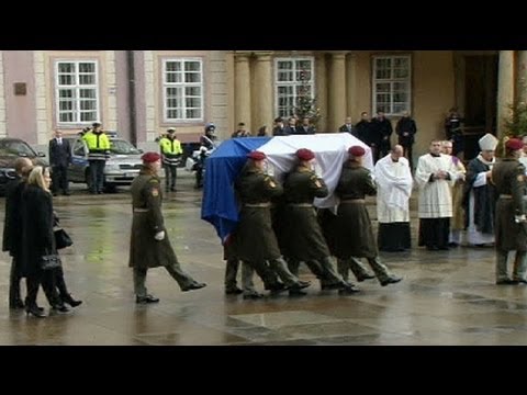Czechs and the world say farewell to Vaclav Havel