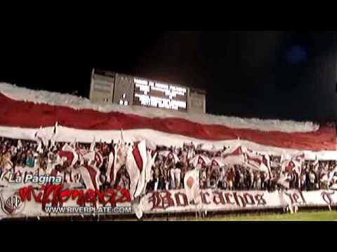 "Hay che bostero (bajando el telón)" Barra: Los Borrachos del Tablón • Club: River Plate • País: Argentina