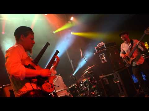 00009  - Consider the Source at the Hot Spot [by Phrazz]