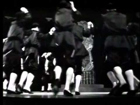 Karmon Singers & Dancers - Rebbe Elimelech & Israeli dance - France, 1965