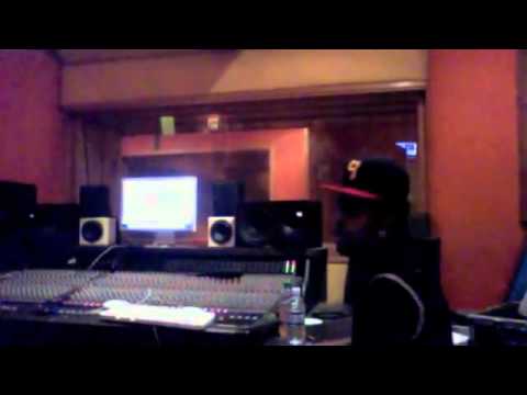 Popcaan -- Anju Blaxx In U.I.M Recording Studio september 2011( hotskull)