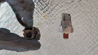 2015 Toyota sienna 3.5 l oil pressure switch replacement