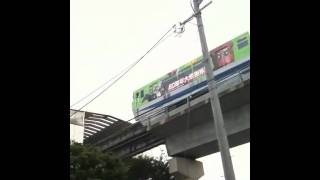 preview picture of video '北九州モノレール故障車両を連結して搬送　◇20110806◇'