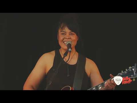Karen Lee Andrews - To love somebody (Cover) Live from Bendigo Blues & Roots Festival.