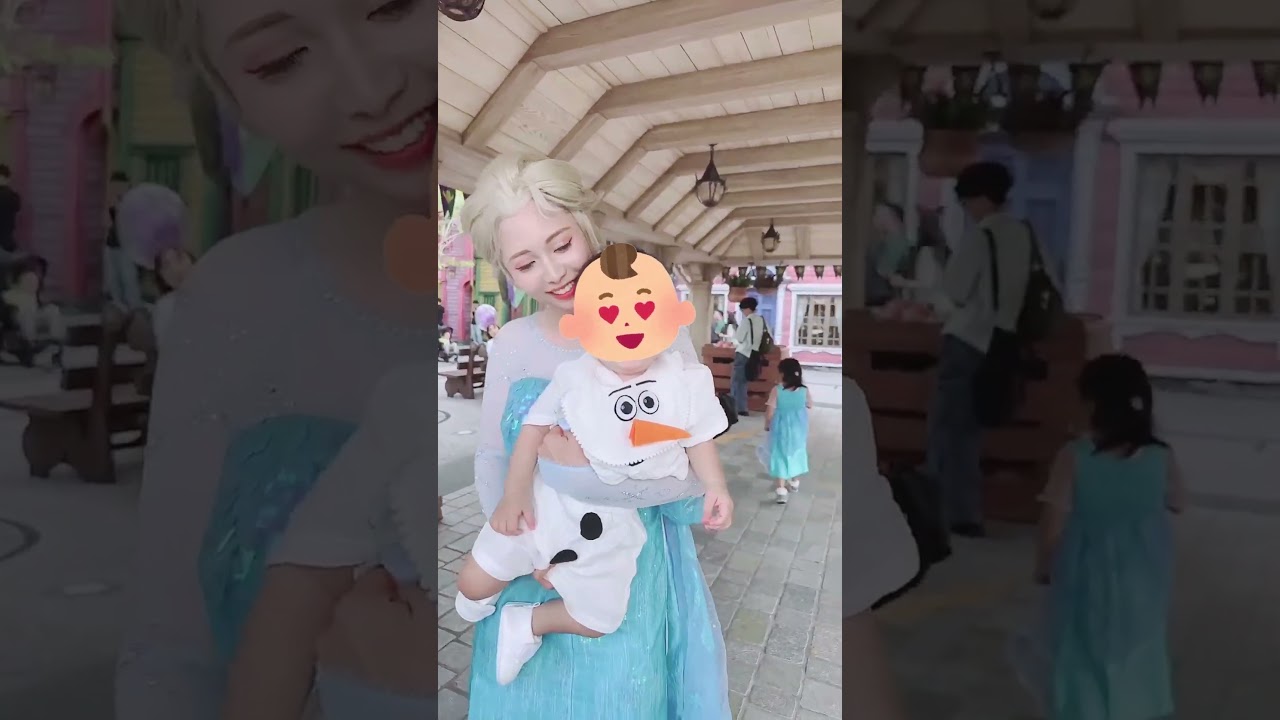0歳児息子連れDハロオラフ仮装とエルサ仮装