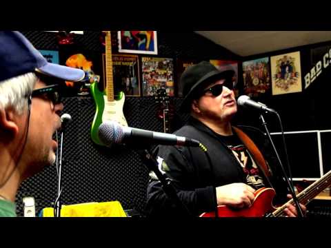 Vandrar i ett regn -  Cover by Janne Roth