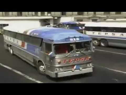 En la década de 1970's/1980's: Buses de TEPSA, llegando a su terminal, en el centro de Lima - Perú.