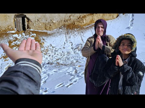 🏔A woman's journey to the mountains: Finding a beautiful cave in the snowy peaks🛖