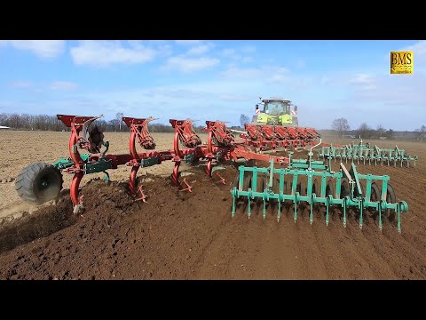 10 Schar Pflug & CLAAS 950 Axion Kverneland Volldrehpflug pflügen 10 furrows plow on land in Germany