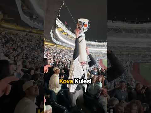 Maçtan Sıkılan Taraftarlar Adamı İzlemeye Başladı.. (@vxbeiii)