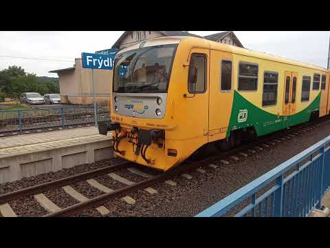 Odjezd motorového vozu 814 (Regionova) (Posílené soupravy na hejnické slavnosti)