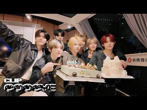 [Coocye Clip] What would Mr. Krabs’ feet taste like?🦞 | CLOSE YOUR EYES