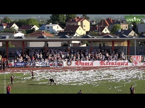 Kibice Resovii na meczu wyjazdowym z Wisłą Sandomierz