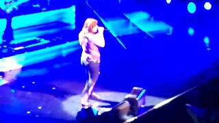 Kelly Clarkson- Impossible