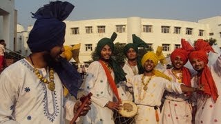 preview picture of video 'Malwai Giddha(Punjabi Impulse) parivartan 2k12'